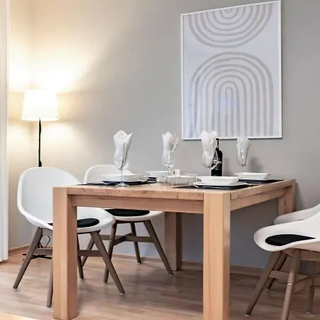 Domicile *